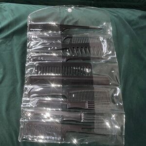 One Leaf comb set.